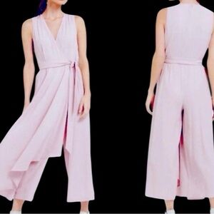 Calvin Klein Light Purple jumpsuit gauze material.
Summer ready! Date night.